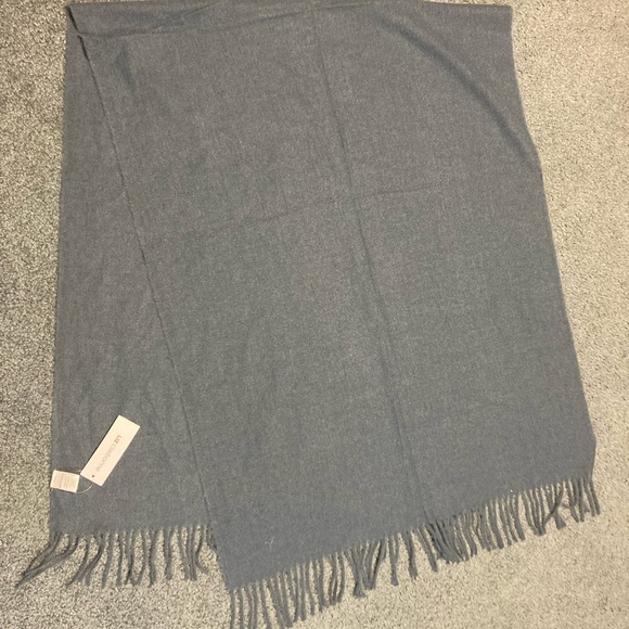 Liz Claiborne Accessories - Liz Claiborne scarf/wrap new with tags